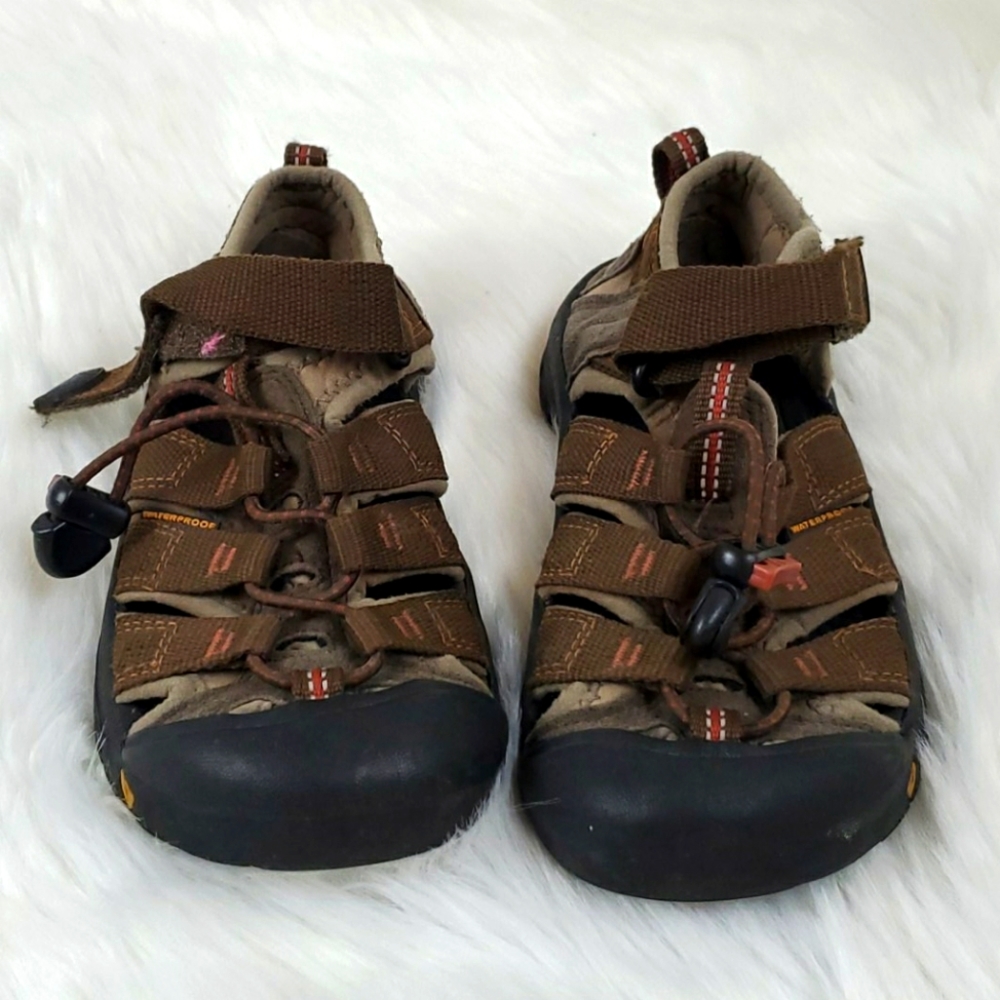 Keen water sandals green color kids size 13 ?